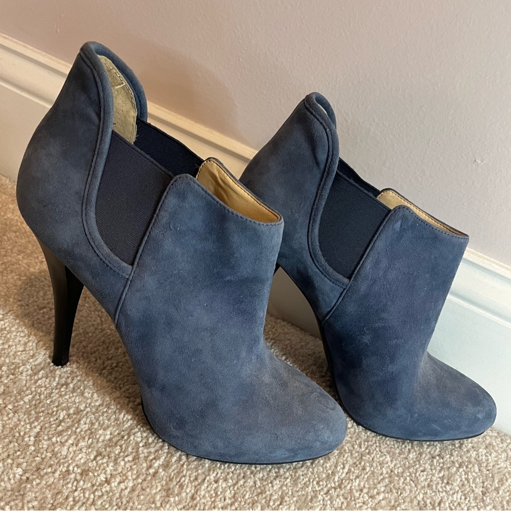 GUESS suede blue botties. Size 9